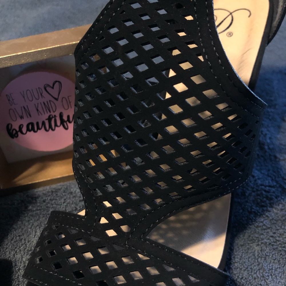 Heels - Picture 3 of 5